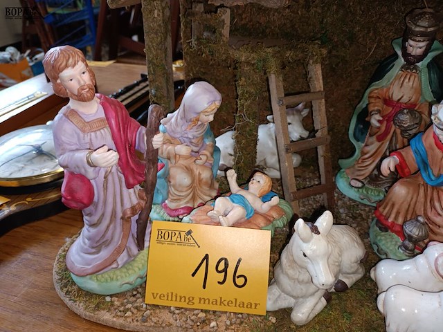 Lot 196 - kerststal met figuren. 13 stuks - afbeelding 4 van  4