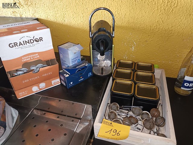 Lot 196 - koffiezetapparaat, thee en toebehoren - afbeelding 1 van  5