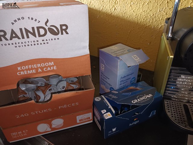 Lot 196 - koffiezetapparaat, thee en toebehoren - afbeelding 4 van  5