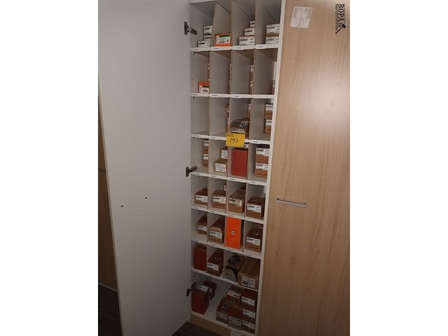 Lot 197 - bevestigingsmateriaal - afbeelding 1 van  5