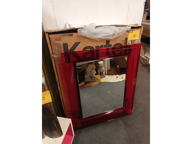 Lot 197 - design spiegel kartell - afbeelding 1 van  4