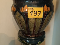 Lot 197 - vlaams aardewerk bloempot op staander - afbeelding 2 van  6