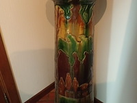Lot 197 - vlaams aardewerk bloempot op staander - afbeelding 3 van  6