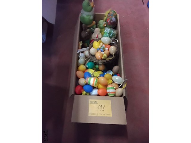 Lot 198 - decoratie pasen allerlei - afbeelding 1 van  2