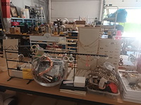 Lot 198 - juwelen en etalagemateriaal - afbeelding 2 van  7