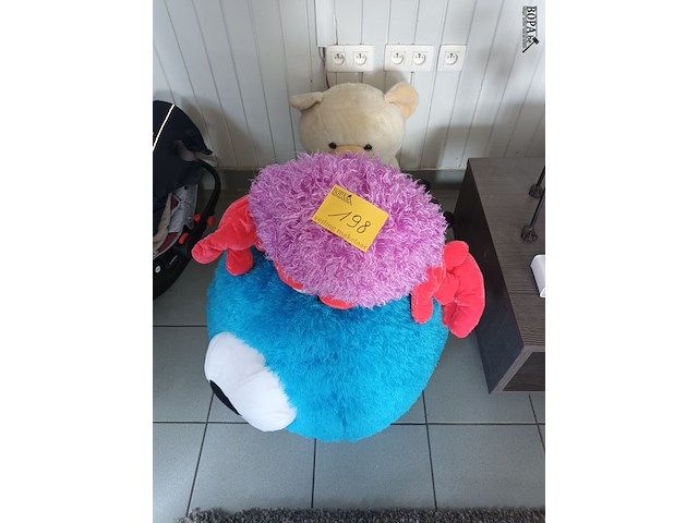 Lot 198 - knuffeldieren en deurhond. 4 stuks - afbeelding 1 van  5