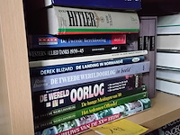 Lot 198 - lot boeken wereldoorlogen en hitler - afbeelding 1 van  1