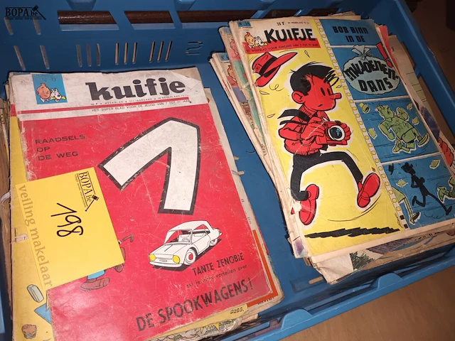 Lot 198 - lot oude kuifje magazines - afbeelding 1 van  3