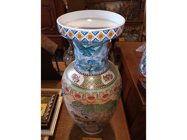 Lot 198 - oosterse vaas xl - afbeelding 2 van  6