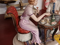 Lot 198 - porseleinen beeld capodimonte - afbeelding 3 van  7