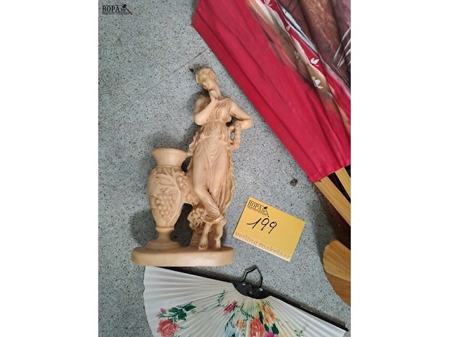 Lot 199 - aziatische decoratie: vrouw in albast , handgeschilderde waa - afbeelding 2 van  3
