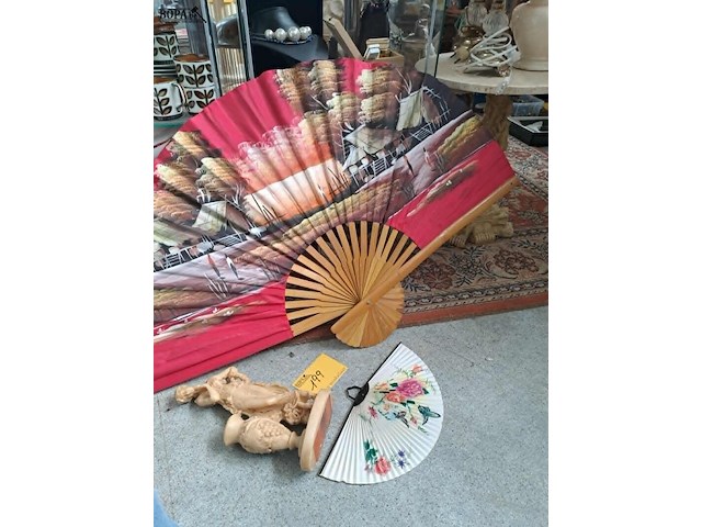 Lot 199 - aziatische decoratie: vrouw in albast , handgeschilderde waa - afbeelding 3 van  3