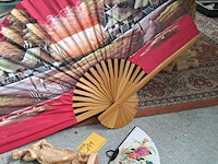 Lot 199 - aziatische decoratie: vrouw in albast , handgeschilderde waa - afbeelding 3 van  3