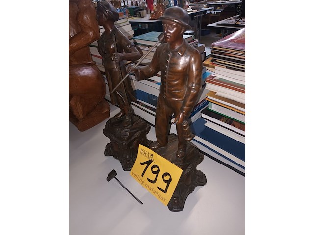 Lot 199 - beelden in zamac. 2 stuks - afbeelding 2 van  4