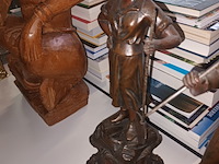 Lot 199 - beelden in zamac. 2 stuks - afbeelding 3 van  4