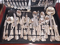 Lot 199 - bestekkoffer met verzilverd bestek - afbeelding 3 van  4