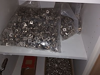 Lot 199 - bevestigingsmateriaal - afbeelding 2 van  6