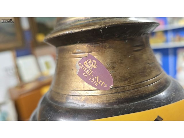 Lot 199 - bronzen bel ghanesa - afbeelding 3 van  4
