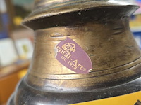 Lot 199 - bronzen bel ghanesa - afbeelding 3 van  4