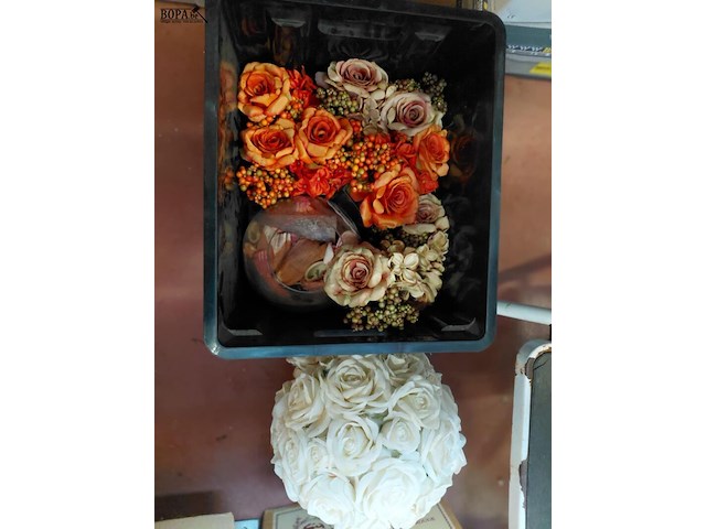 Lot 199 - decoratie allerlei + bloemen en sierkunst - afbeelding 2 van  2