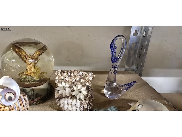 Lot 199 - dierenfiguurtjes in diverse materies ong 12 stuks - afbeelding 4 van  4