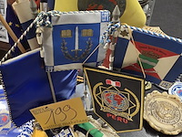 Lot 199 - diverse politie vlaggen ong 20 stuks - afbeelding 3 van  6