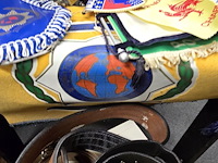 Lot 199 - diverse politie vlaggen ong 20 stuks - afbeelding 6 van  6