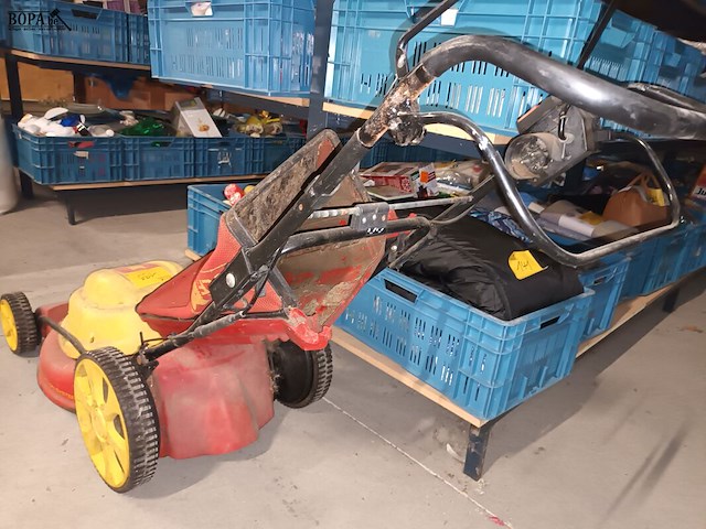 Lot 199 - elektrische grasmaaier - afbeelding 2 van  3