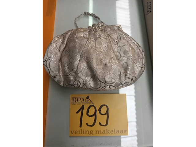 Lot 199 - handtasje - afbeelding 1 van  4