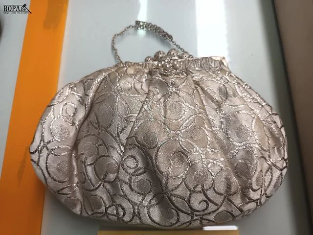 Lot 199 - handtasje - afbeelding 2 van  4