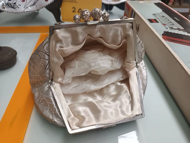 Lot 199 - handtasje - afbeelding 4 van  4