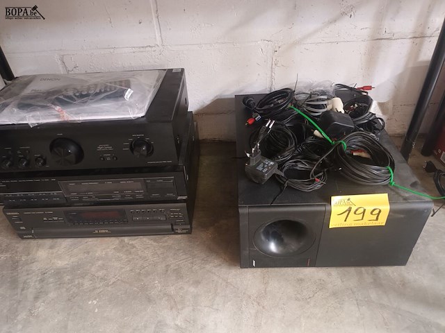 Lot 199 - stereo keten - afbeelding 1 van  5