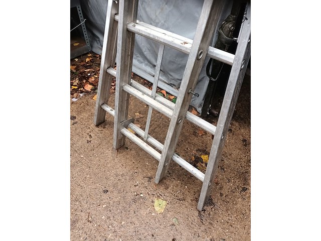 Lot 2 - aluminium ladder - afbeelding 2 van  3