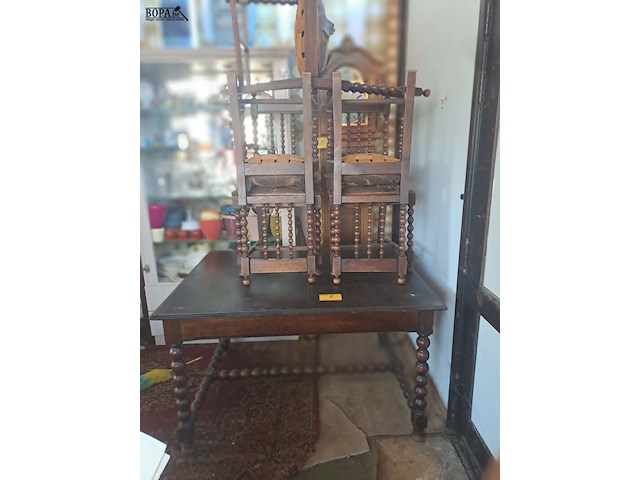 Lot 2 - antieke uitschuifbare tafel eikenhout 5 stoelen leder - afbeelding 3 van  4