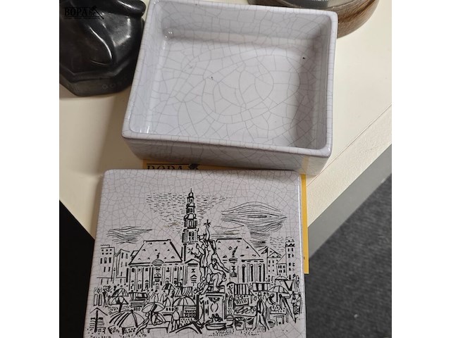 Lot 2 - beeldjes en bewaardoos - afbeelding 3 van  7