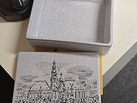 Lot 2 - beeldjes en bewaardoos - afbeelding 3 van  7