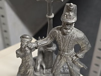 Lot 2 - beeldjes en bewaardoos - afbeelding 6 van  7