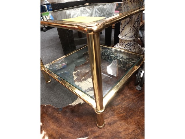 Lot 2 - bijzettafel - afbeelding 2 van  3