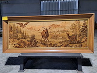 Lot 2 - gobelin (wandtapijt) in eiken kader met herten en adelaar