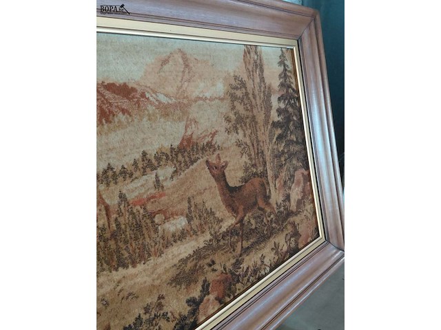 Lot 2 - gobelin (wandtapijt) in eiken kader met herten en adelaar - afbeelding 4 van  5