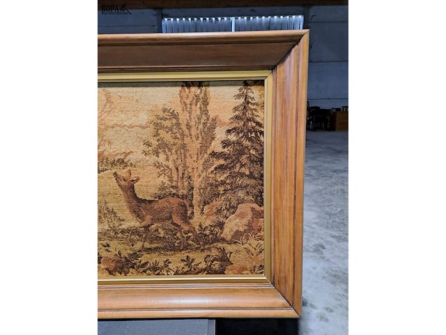 Lot 2 - gobelin (wandtapijt) in eiken kader met herten en adelaar - afbeelding 5 van  5
