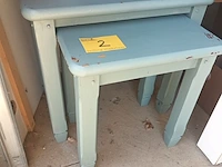Lot 2 - houten bijzettafels. 2 stuks