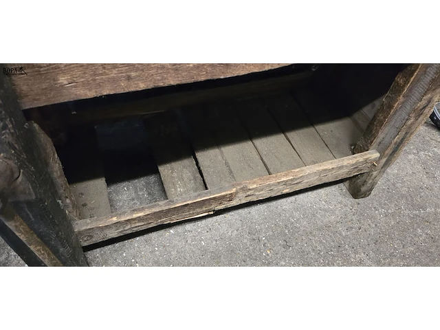 Lot 2 - houten werkbank met bankschroef - afbeelding 3 van  7