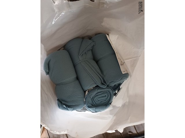 Lot 2 - ikea fleece dekentjes. 13 stuks - afbeelding 3 van  4