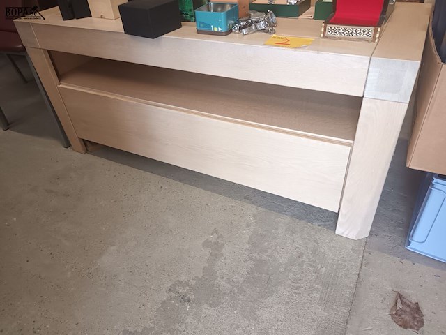 Lot 2 - lage kast - afbeelding 1 van  2