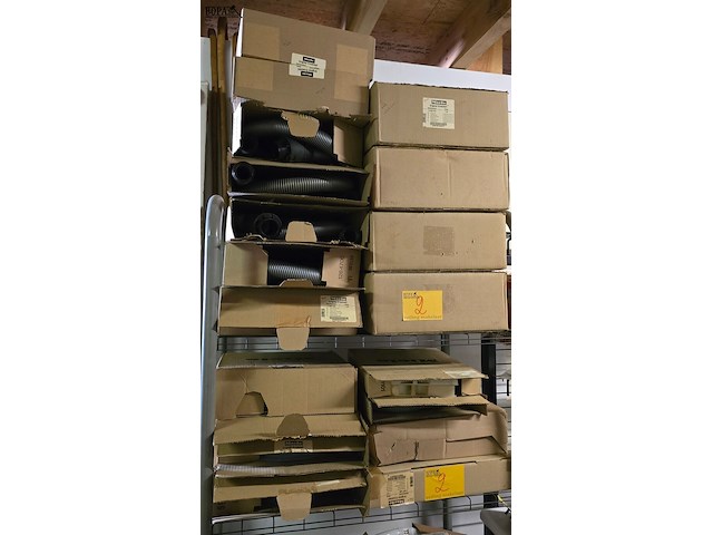 Lot 2 - miele vervangstukken 19 dozen - afbeelding 1 van  3