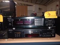 Lot 2 - muziekinstallatie sony