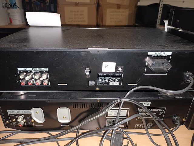 Lot 2 - muziekinstallatie sony - afbeelding 3 van  3