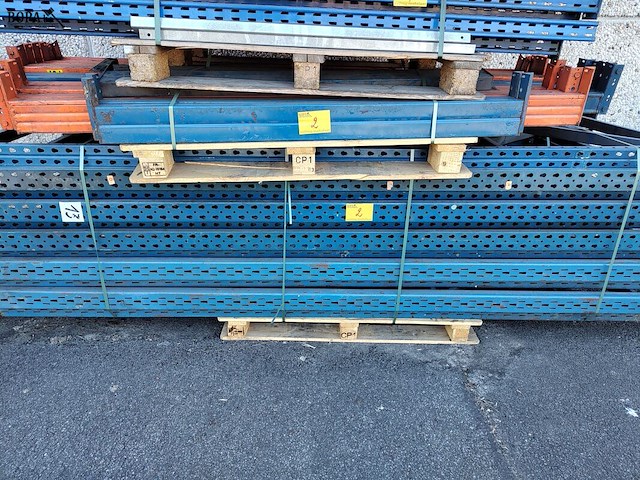 Lot 2 - palletstelling met 11 staanders - afbeelding 1 van  4