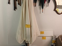 Lot 2 - parasol ecru